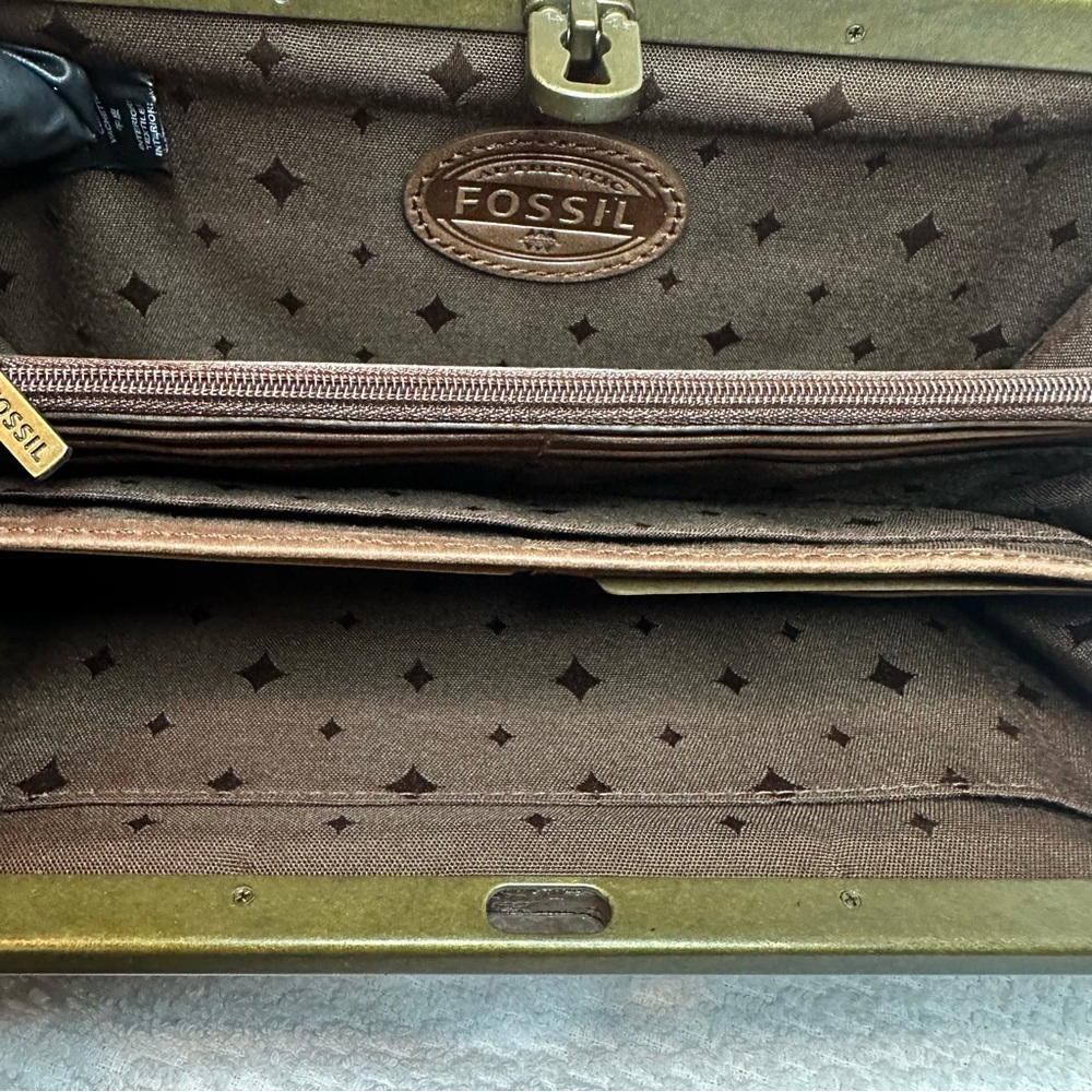 Fossil Brown Leather /clutch Wallet with brush Brass Details - Picture 11 of 17